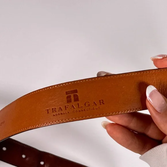 Trafalgar Men’s Dress Belt Easton Cortina Leather Brown Size 40 - Picture 10 of 15